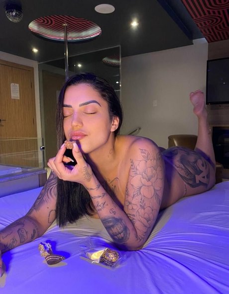 Nøgent lækket OnlyFans-billede af Amanda Souza