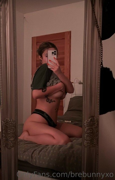 Naken läckt OnlyFans-bild av Brebunnyxo