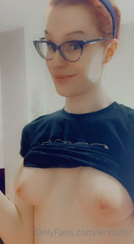 Alaston vuotanut OnlyFans-kuva Erinsifer