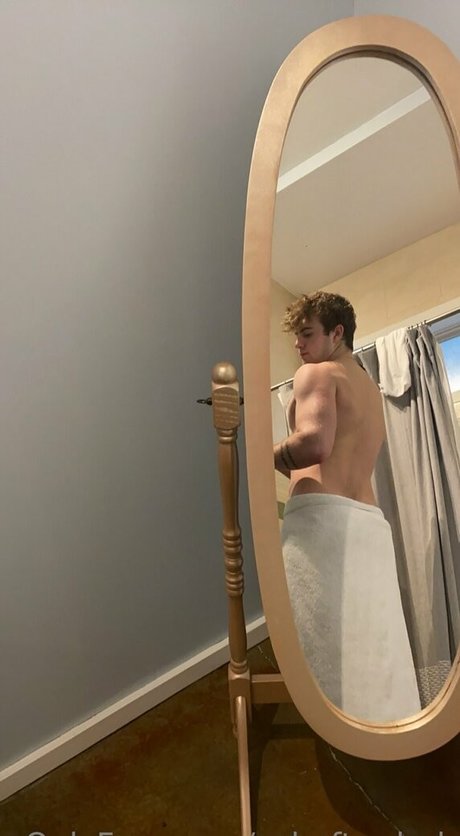Naakte gelekte OnlyFans-foto van Sebafterdark