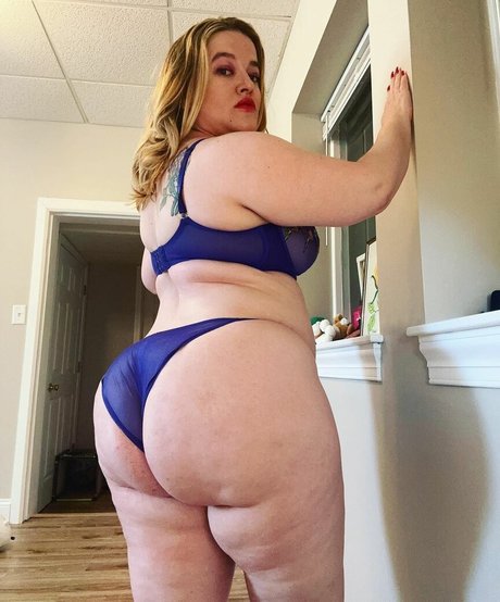Naken läckt OnlyFans-bild av Lularanae