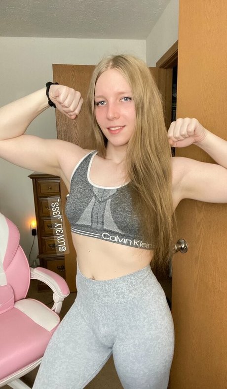 Naken läckt OnlyFans-bild av Lov3ly J3ss