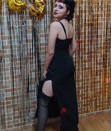 Naken läckt OnlyFans-bild av Aurwrayag