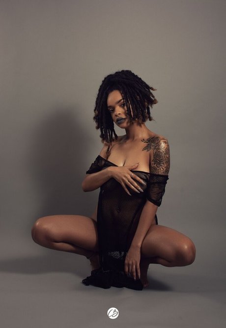Alaston vuotanut OnlyFans-kuva Feistybadazz