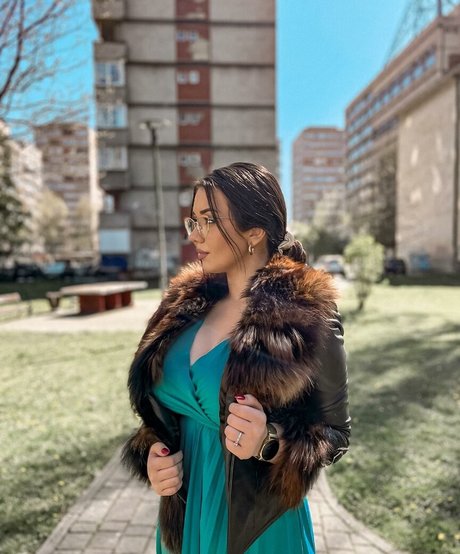 Emina Jahi